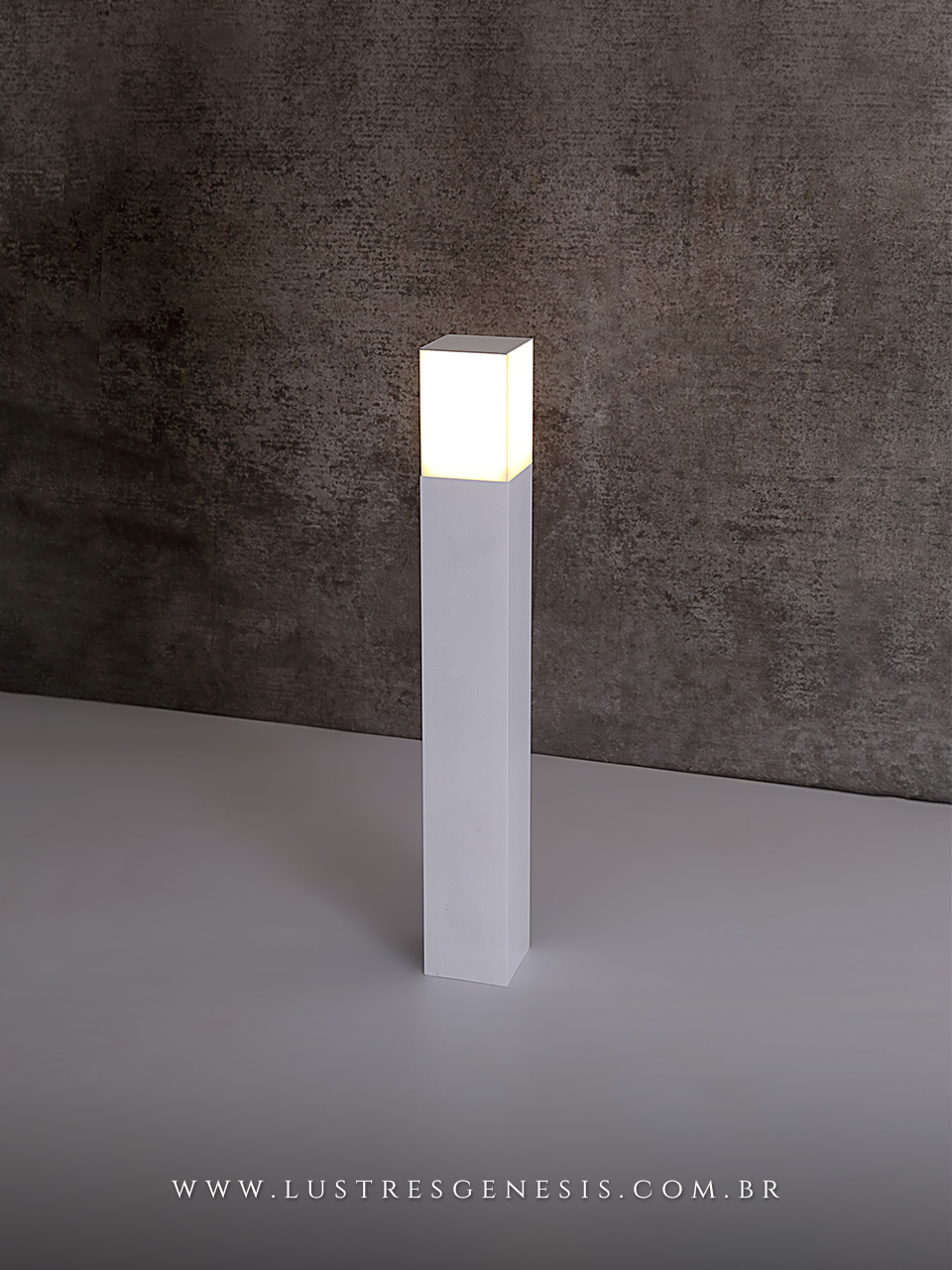 Poste Argo Bella Italia: Ilumina&ccedil;&atilde;o de Caminhos com Estilo Moderno